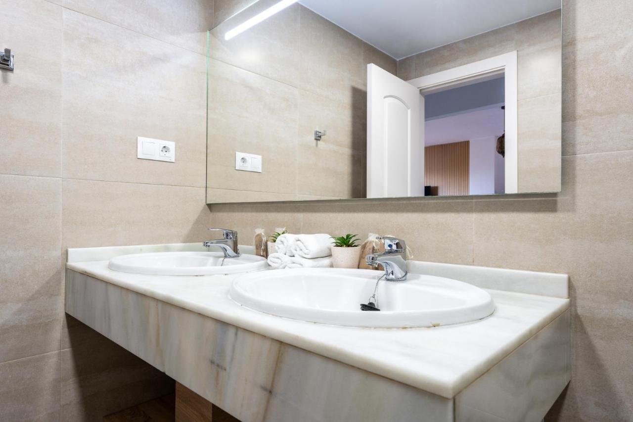 Benalmadena Beachfront Retreat Big Balcony And City Sea Views Apartment Luaran gambar